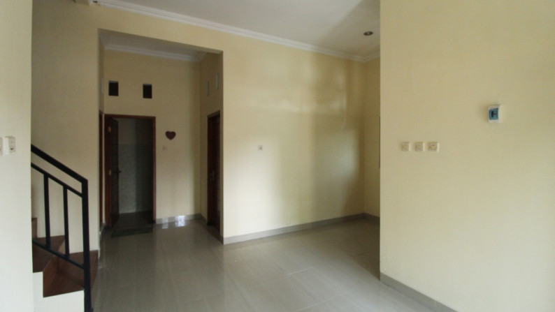 RUMAH 5 KAMAR DISEWAKAN DEKAT RINGROAD SELATAN, BANGUNTAPAN, BANTUL