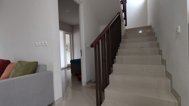 RUMAH CANTIK DI VASANA RESIDENCE,DEKAT PASAR COLOMBO,JL KALIURANG