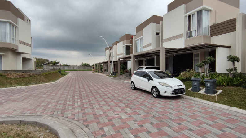 RUMAH CANTIK DI VASANA RESIDENCE,DEKAT PASAR COLOMBO,JL KALIURANG