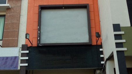 Ruko 2 lt di Delta Fortuna, Waru, Sidoarjo