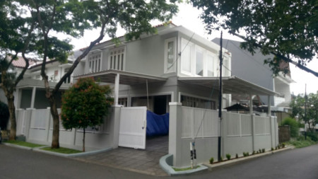 DISEWAKAN Rumah di Jl Alam Segar, Pondok Indah, Jakarta Selatan.