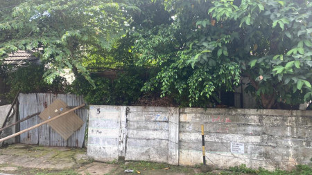 DIJUAL RUMAH LAMA DI JL BENDA JAKARTA SELATAN