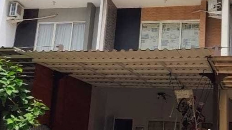 Termurah. Rumah Bagus 4 Lantai Residence One, Serpong