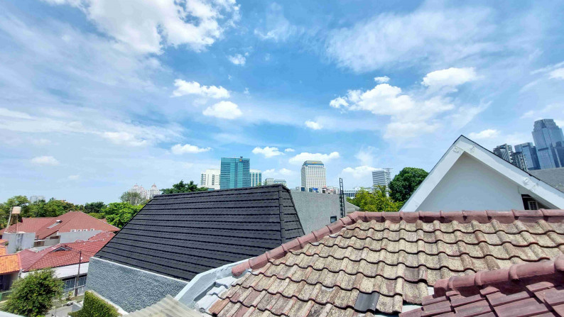 RUMAH DI HANG LEKIR, KEBAYORAN BARU, DEKAT SENAYAN, BISA SEWA BUAT KANTOR