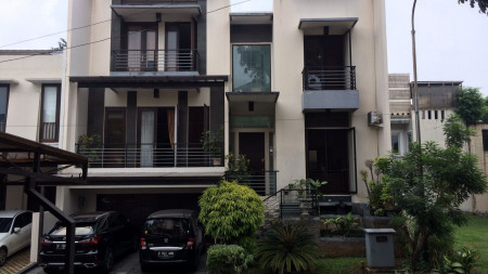 Rumah Bagus Split Level Siap Huni, Bintaro Jaya