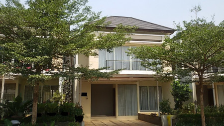 RUMAH DI SERENIA HILLS, CLUSTER REGENT, LEBAK BULUS, SEMI FURNISHED, 4 BEDROOMS