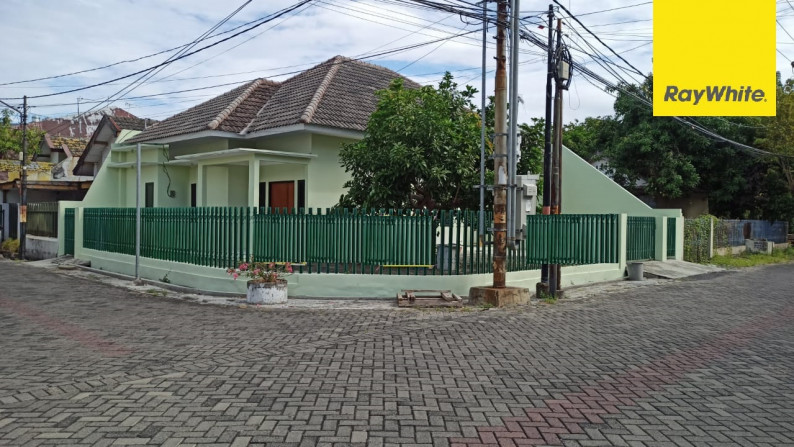 Rumah Hook di Wisma Permai, Surabaya