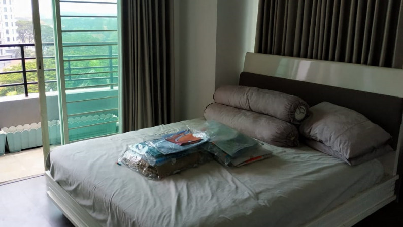 Apartemen 3 BR Kondominium Graha Family, Surabaya