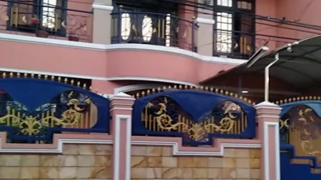 Rumah 2 lantai di Lebak Indah Utara, Surabaya