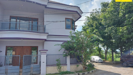 Rumah Hook di Graha Sunan Ampel, Surabaya