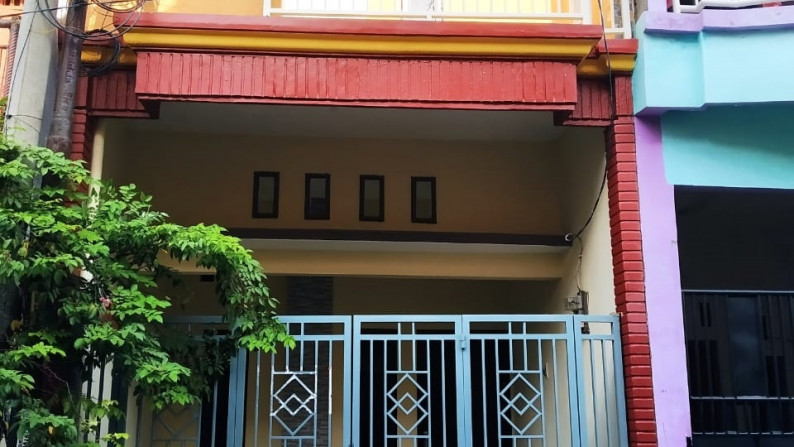 Rumah 2 lantai di Jl Setro Baru, Surabaya Timur