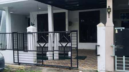 Rumah di Klampis Semolo Timur, Surabaya