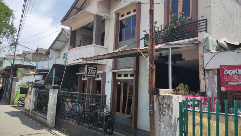 RUMAH DENGAN HARGA TERJANGKAU! Rumah di Jalan Sukaleueur, Sayap Jalan Kopo, Bandung. Dekat RS Immanuel !