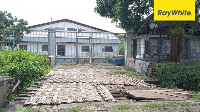 Gudang di Jalan Raya Pakal, Surabaya Barat