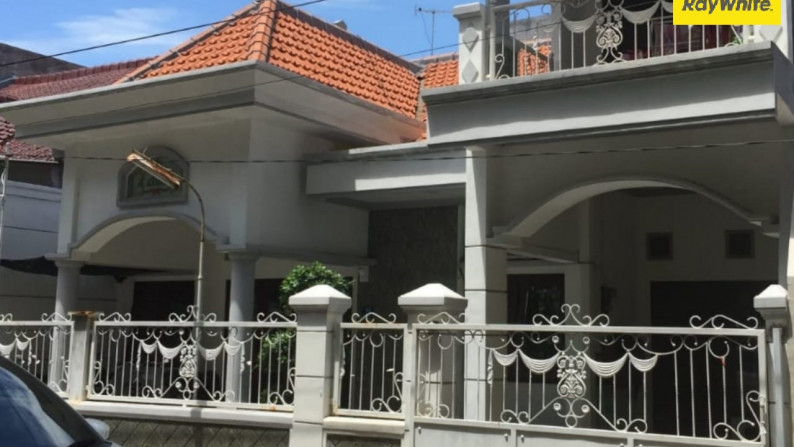 Rumah di Jalan Mulyosari Utara, Surabaya