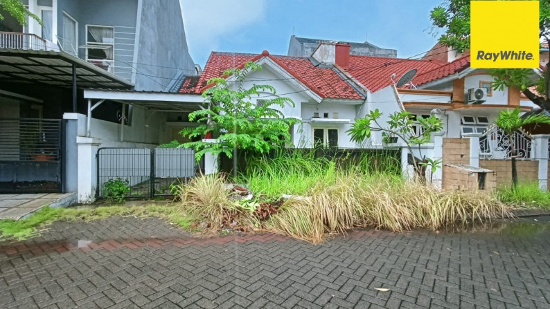 Rumah di Galaxy Bumi Permai, Surabaya