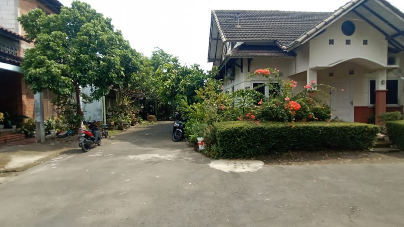 RUMAH TINGGAL DEKAT RINGROAD UTARA, MAGUWOHARJO, DEPOK