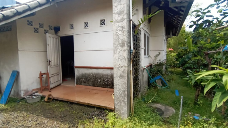 RUMAH TINGGAL DEKAT RINGROAD UTARA, MAGUWOHARJO, DEPOK