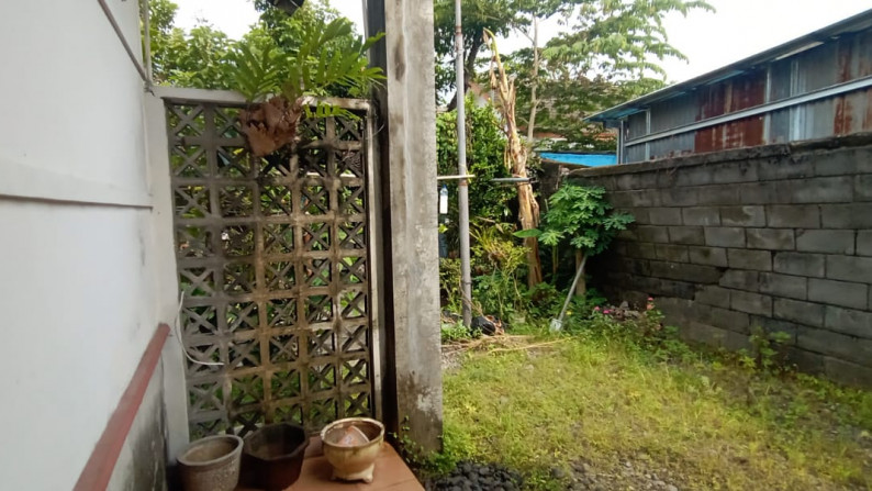 RUMAH TINGGAL DEKAT RINGROAD UTARA, MAGUWOHARJO, DEPOK