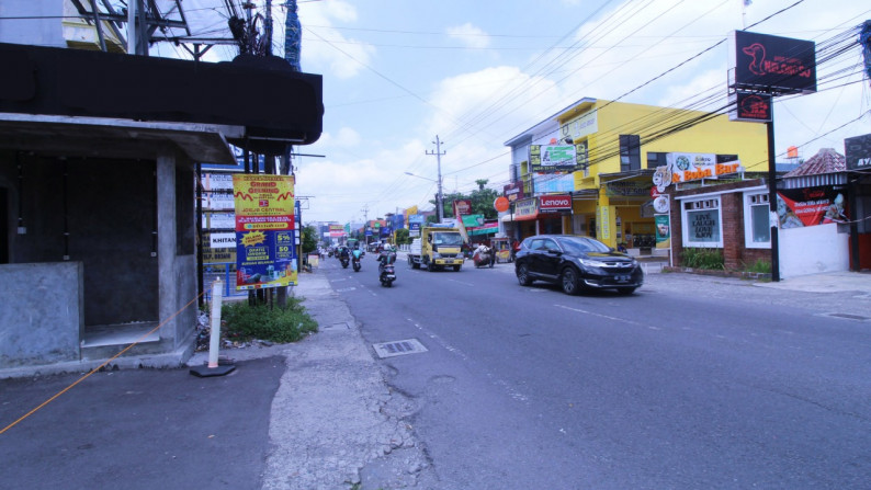 RUANG USAHA STRATEGIS DI JL KALIURANG KM 7, SLEMAN - YOGYAKARTA