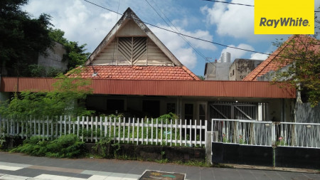 Rumah Pusat Kota di Jalan Ogan, Darmo, Surabaya