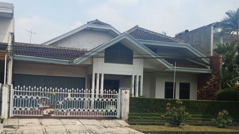 RUMAH LUXURY DI KAWASAN EXCLUSIVE! Rumah nyaman dan cantik di Taman Sakura, Bandung