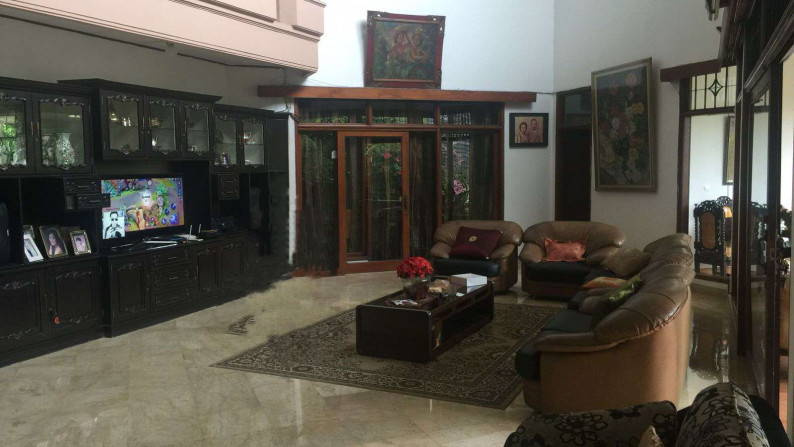 RUMAH LUXURY DI KAWASAN EXCLUSIVE! Rumah nyaman dan cantik di Taman Sakura, Bandung