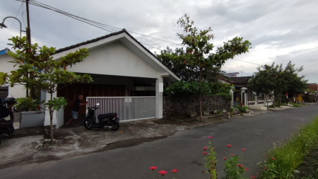 RUMAH DEKAT PRAMBANAN, TLOGO, PRAMANAN, KLATEN