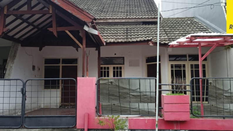 Rumah di Nginden Intan Timur, Surabaya