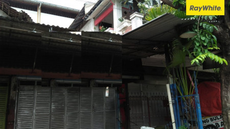 Rumah 2 lantai di Jalan Demak, Surabaya