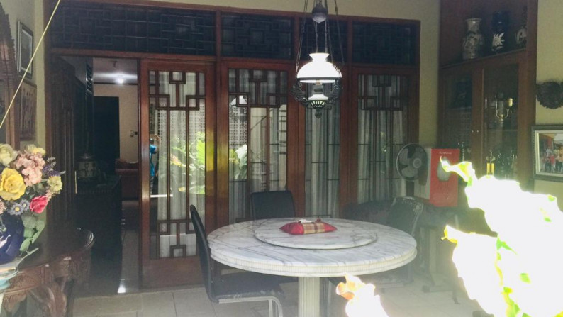 Rumah Lama Lokasi Strategis di Pejaten Barat, Pasar Minggu