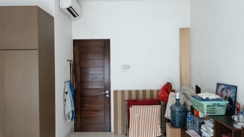 Dijual Rumah Tinggal Daerah Green Ville, Jakarta Barat