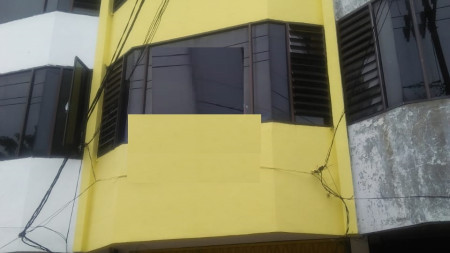 Ruko 3 lantai di Jalan Raya Dupak, Surabaya