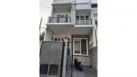 Rumah Gading Elok Timur, Kelapa Gading Luas 6x15m2