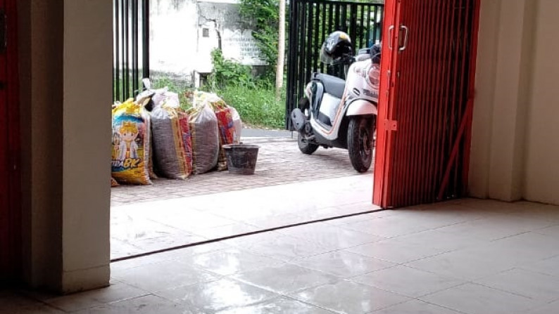 Rumah 2 Lt di Dukuh Kupang, Surabaya