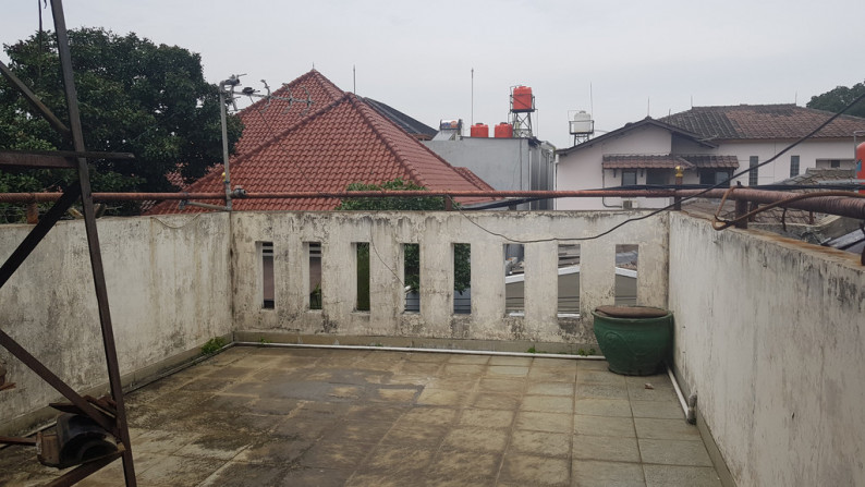 Rumah Hoek 1,5 Lantai di Arcamanik