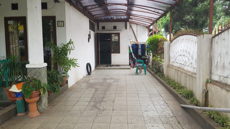 Rumah Hoek 1,5 Lantai di Arcamanik