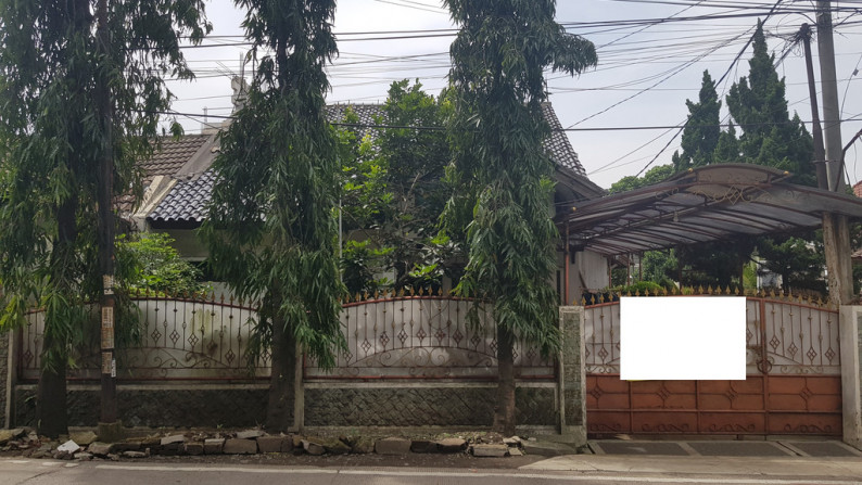 Rumah Hoek 1,5 Lantai di Arcamanik