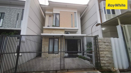 Rumah di Rungkut Asri Tengah, Surabaya Timur