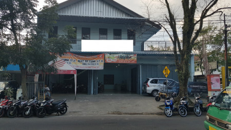 Ruko Besar 2 Lantai di Ciateul