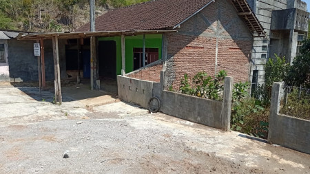 TANAH + BANGUNAN DIBAWAH 500 JUTA RUMAH DI SEMUGIH, GUNUNG KIDUL