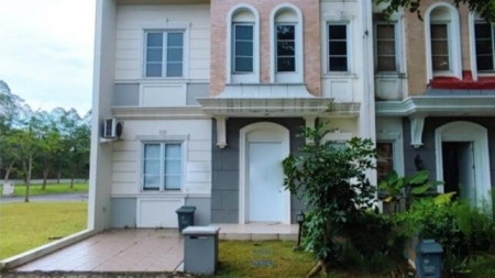 Termurah. Rumah 2 Lantai Cluster Azzura, Vanya Park, Bsd