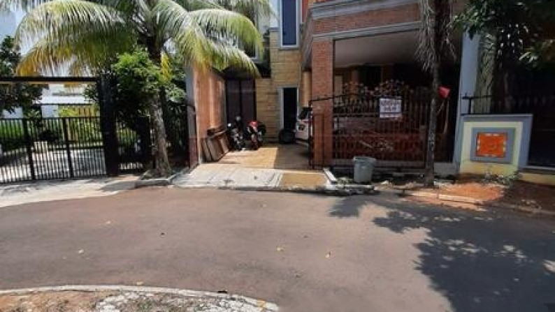 Hot Offer. Rumah Bagus Kencana Loka, Bsd City