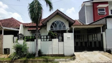 Best Price. Rumah Villa Melati Mas, Serpong