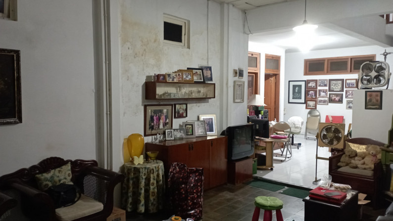 Rumah Klasik 2 Lantai Jalan C.Simanjuntak Terban Gondokusuman Yogyakarta