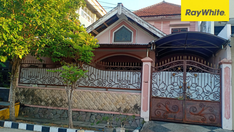 Rumah di Dukuh Kupang Timur, Surabaya Barat
