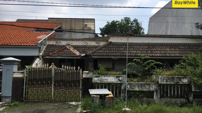 Rumah di Jalan Gayungsari, Surabaya Selatan