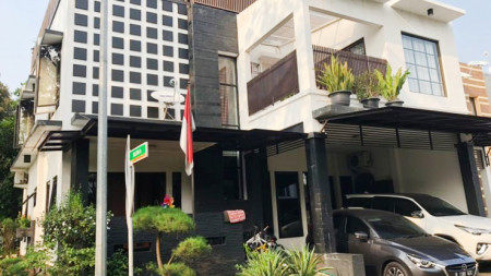 Rumah Bagus Di Emerald Terrace, Bintaro Jaya