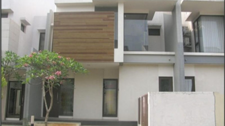 Jarang Ada. Rumah Modern Minimalis Cluster Prestigia, The Eminent. Bsd