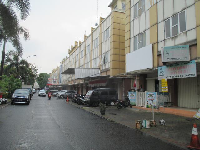 disewakan ruko strategis minimal 1 tahun dilalui transportasi 24 jam, ruko golden boulevard bsd city, strategis, 2 jalur